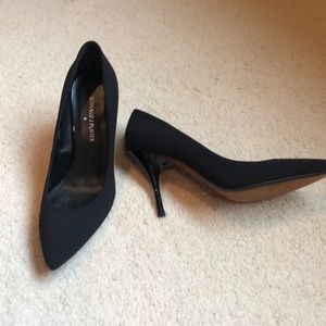 Donald j. Pliner pumps.